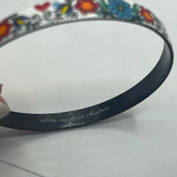 Vintage Enamel painted Bangle Bracelet Handmade in
Austria Floral Art multicolor - Picture 5 of 14